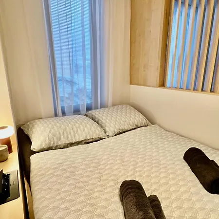 Apartmán Black Lotus 4 I Centre I Free Parking L 24hr Access *