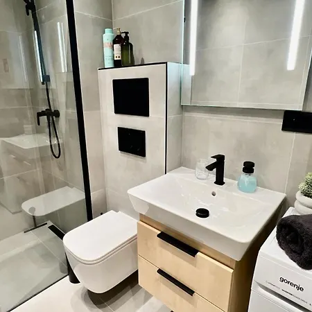 Black Lotus 4 I Centre I Free Parking L 24hr Access